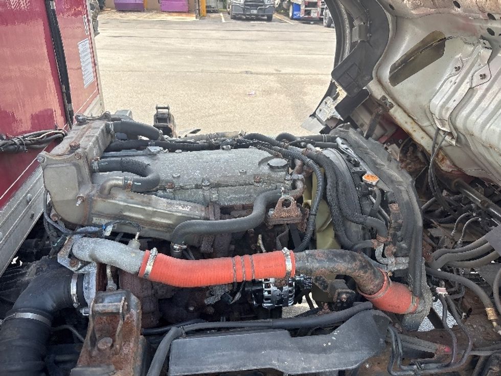 Medium Duty Box Truck-Light and Medium Duty Trucks-Isuzu-2016-NPR-Ladson-SC-138,676\n\t\tmiles-$ 14,000 - Image 24