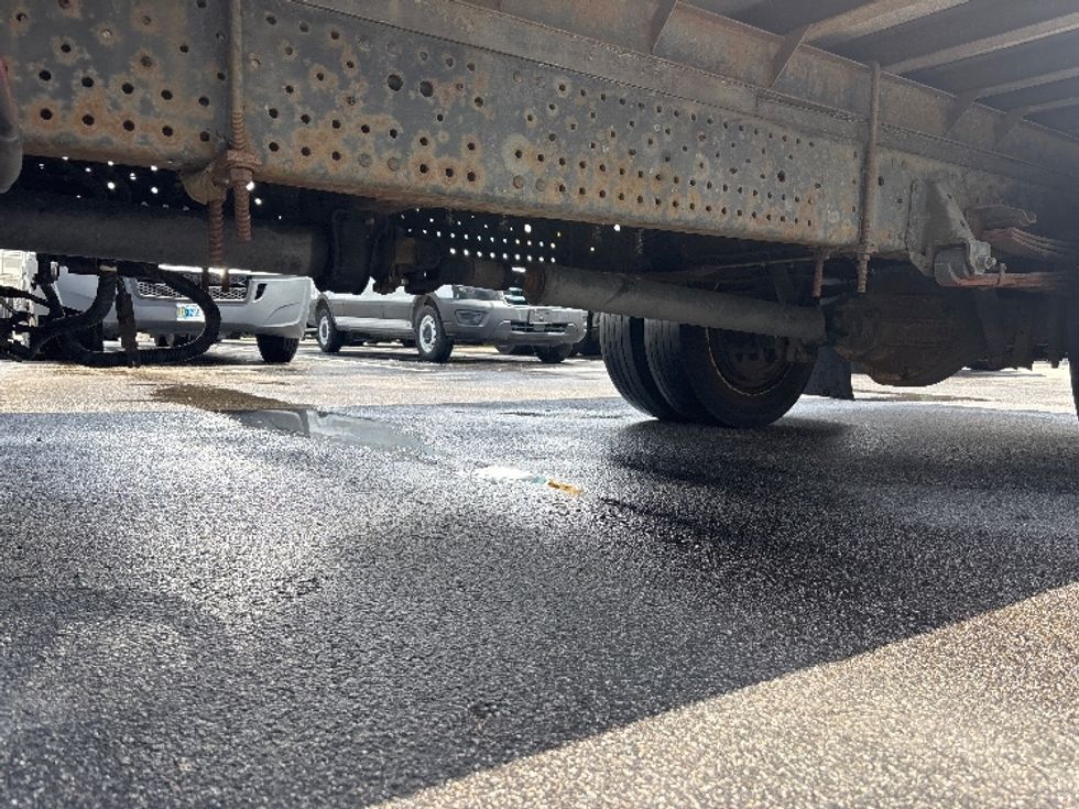 Medium Duty Box Truck-Light and Medium Duty Trucks-Isuzu-2016-NPR-Ladson-SC-138,676\n\t\tmiles-$ 14,000 - Image 5