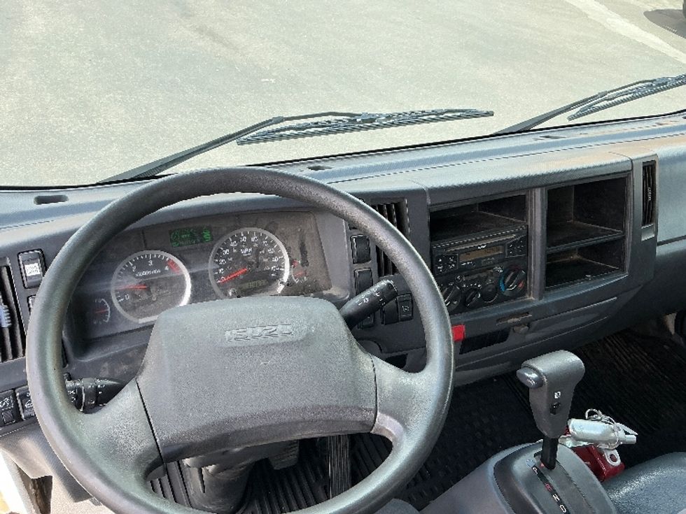 Medium Duty Box Truck-Light and Medium Duty Trucks-Isuzu-2016-NPR-Tucson-AZ-138,669\n\t\tmiles-$ 30,000 - Image 17