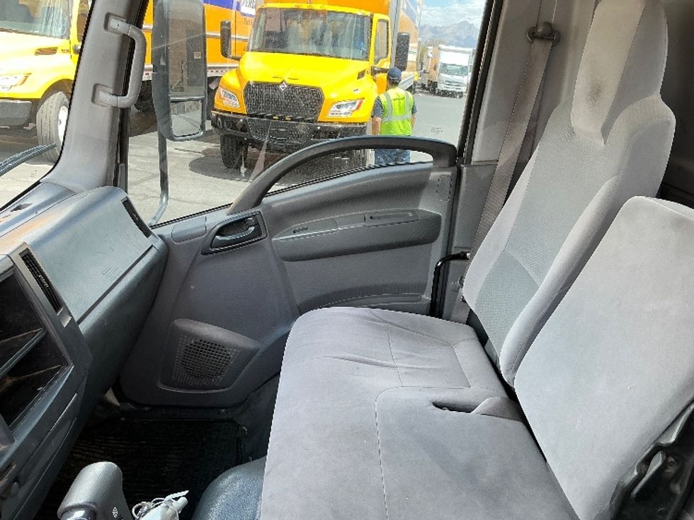 Medium Duty Box Truck-Light and Medium Duty Trucks-Isuzu-2016-NPR-Tucson-AZ-138,669\n\t\tmiles-$ 30,000 - Image 18