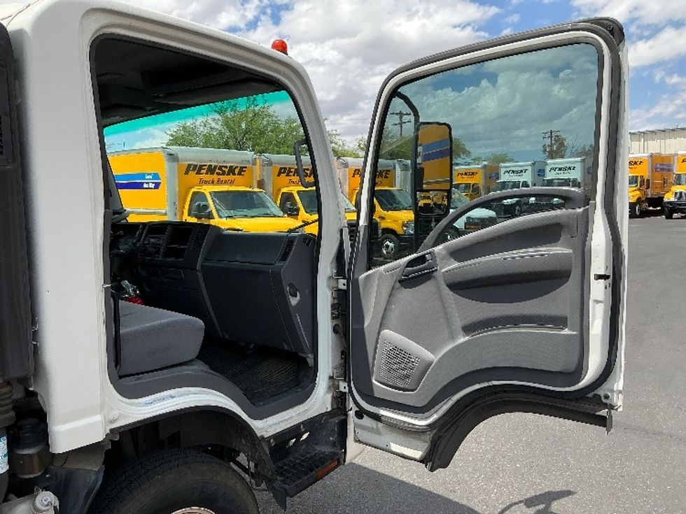Medium Duty Box Truck-Light and Medium Duty Trucks-Isuzu-2016-NPR-Tucson-AZ-138,669\n\t\tmiles-$ 30,000 - Image 19