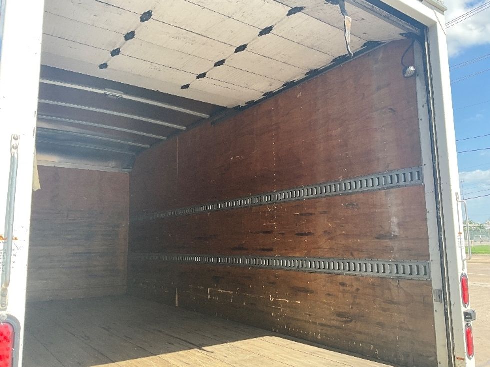 Medium Duty Box Truck-Light and Medium Duty Trucks-Isuzu-2016-NQR-Dallas-TX-102,254\n\t\tmiles-$ 38,250 - Image 12