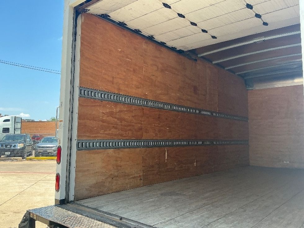 Medium Duty Box Truck-Light and Medium Duty Trucks-Isuzu-2016-NQR-Dallas-TX-68,419\n\t\tmiles-$ 40,250 - Image 11