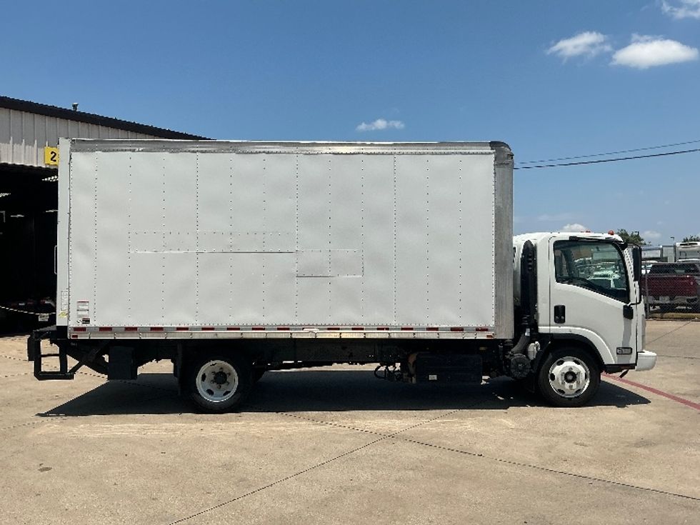 Medium Duty Box Truck-Light and Medium Duty Trucks-Isuzu-2016-NQR-Dallas-TX-68,419\n\t\tmiles-$ 40,250 - Image 15