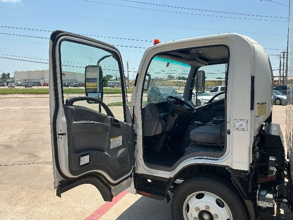 Medium Duty Box Truck-Light and Medium Duty Trucks-Isuzu-2016-NQR-Dallas-TX-68,419\n\t\tmiles-$ 40,250 - Image 16
