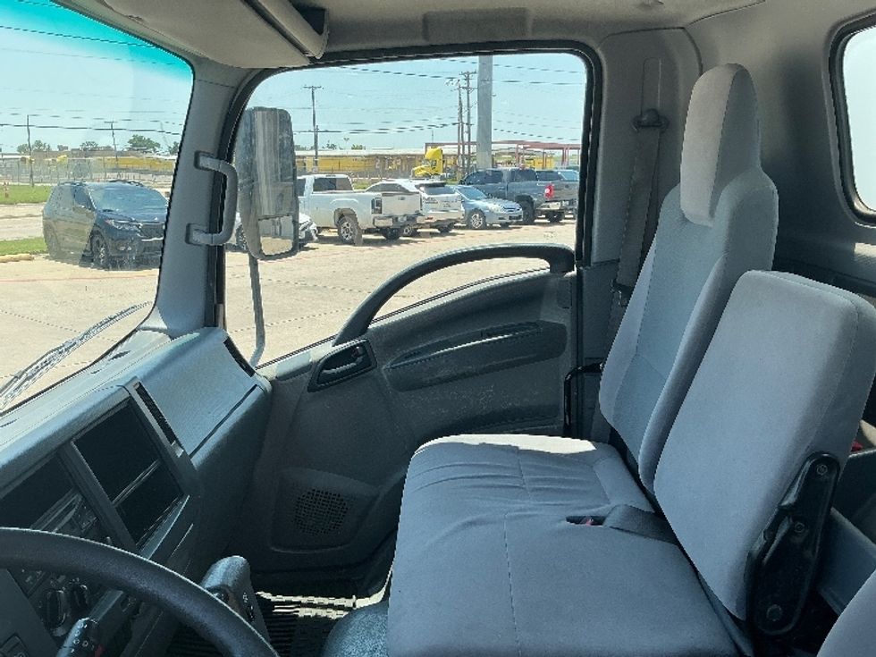Medium Duty Box Truck-Light and Medium Duty Trucks-Isuzu-2016-NQR-Dallas-TX-68,419\n\t\tmiles-$ 40,250 - Image 19