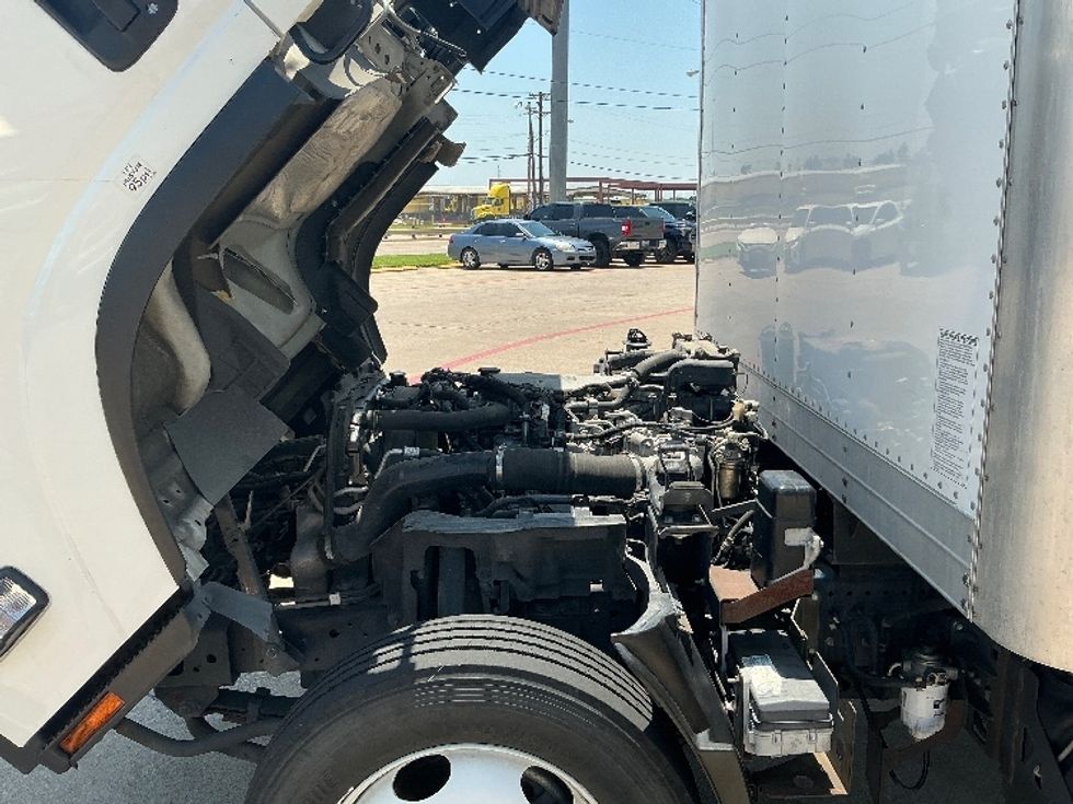 Medium Duty Box Truck-Light and Medium Duty Trucks-Isuzu-2016-NQR-Dallas-TX-68,419\n\t\tmiles-$ 40,250 - Image 24
