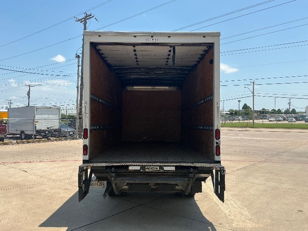 Medium Duty Box Truck-Light and Medium Duty Trucks-Isuzu-2016-NQR-Dallas-TX-68,419\n\t\tmiles-$ 40,250 - Image 8