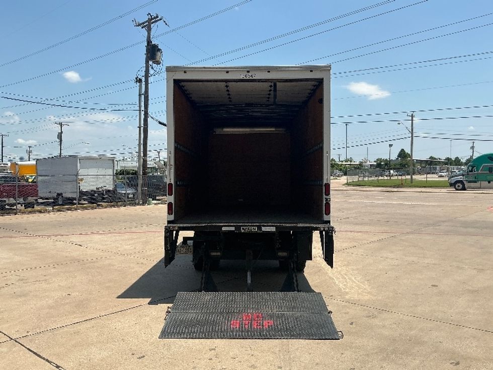 Medium Duty Box Truck-Light and Medium Duty Trucks-Isuzu-2016-NQR-Dallas-TX-68,419\n\t\tmiles-$ 40,250 - Image 9