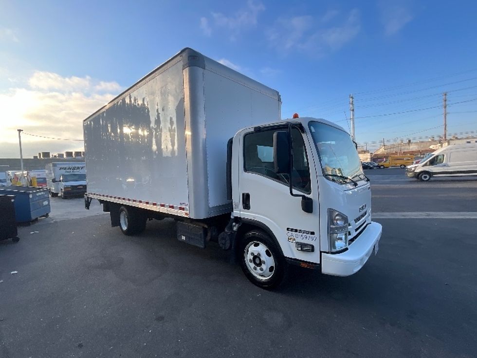 2016 Isuzu NRR Medium Duty Box Truck