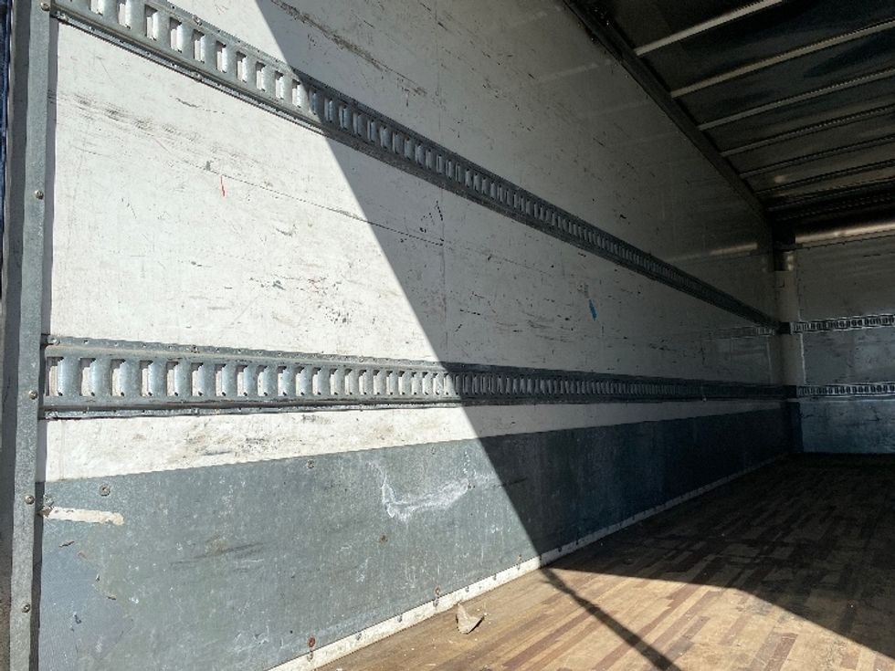 Medium Duty Box Truck-Light and Medium Duty Trucks-Isuzu-2018-FTR-Concord-NC-193,001\n\t\tmiles-$ 36,250 - Image 11