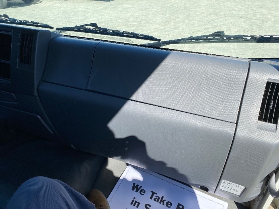 Medium Duty Box Truck-Light and Medium Duty Trucks-Isuzu-2018-FTR-Concord-NC-193,001\n\t\tmiles-$ 36,250 - Image 21