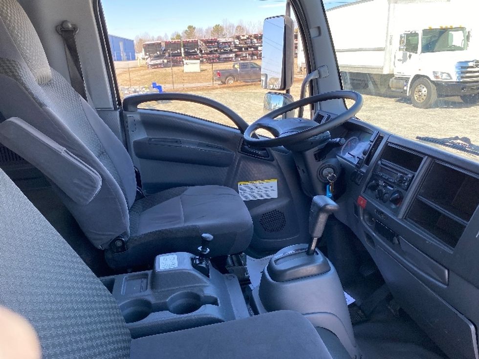 Medium Duty Box Truck-Light and Medium Duty Trucks-Isuzu-2018-FTR-Concord-NC-193,001\n\t\tmiles-$ 36,250 - Image 22