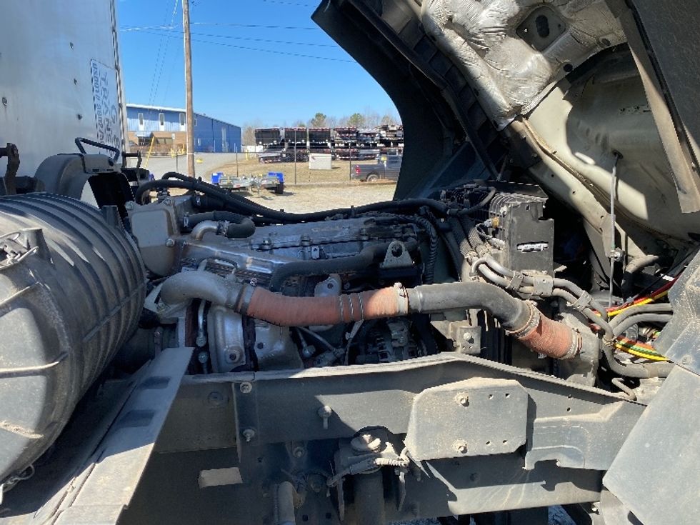 Medium Duty Box Truck-Light and Medium Duty Trucks-Isuzu-2018-FTR-Concord-NC-193,001\n\t\tmiles-$ 36,250 - Image 23