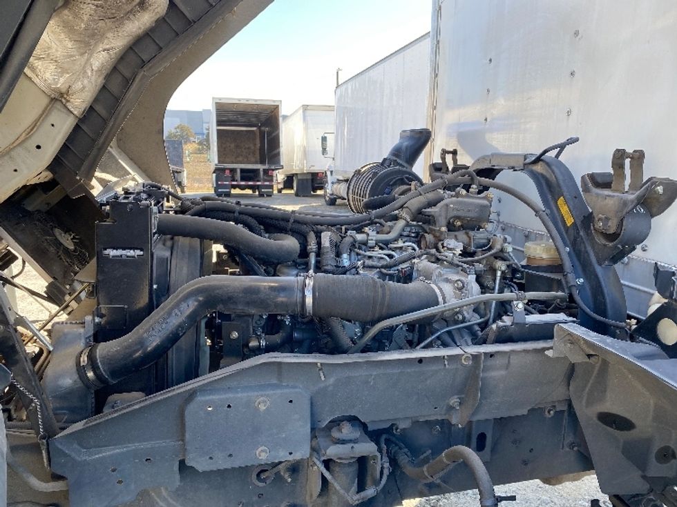 Medium Duty Box Truck-Light and Medium Duty Trucks-Isuzu-2018-FTR-Concord-NC-193,001\n\t\tmiles-$ 36,250 - Image 24