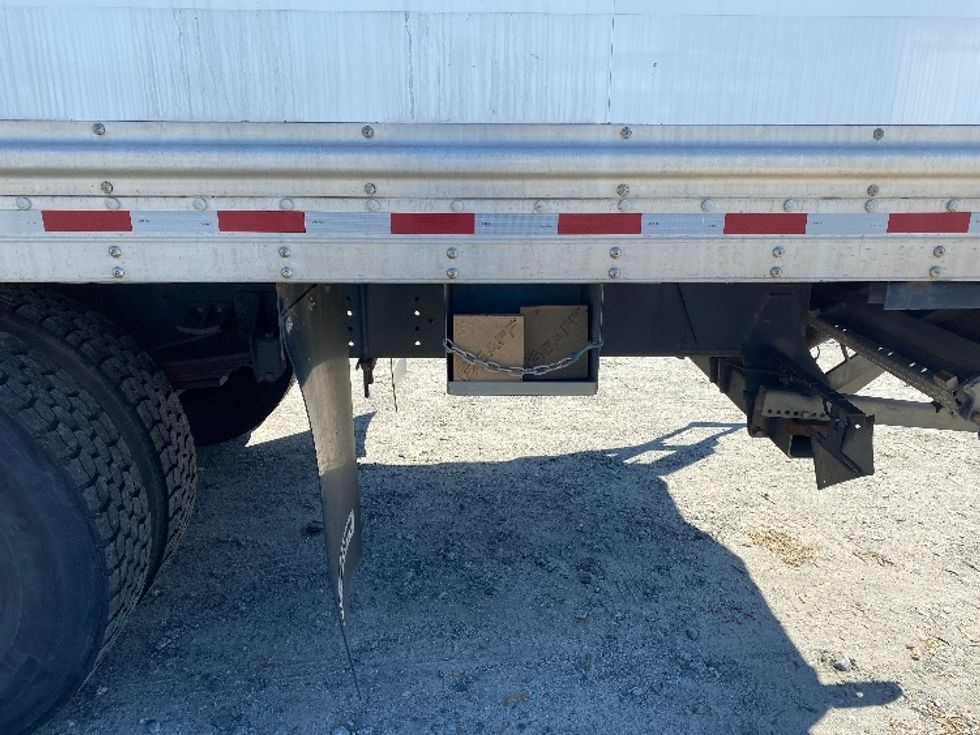 Medium Duty Box Truck-Light and Medium Duty Trucks-Isuzu-2018-FTR-Concord-NC-193,001\n\t\tmiles-$ 36,250 - Image 25