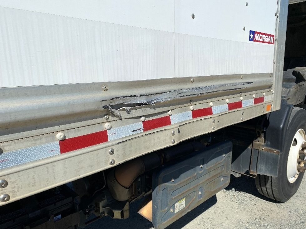 Medium Duty Box Truck-Light and Medium Duty Trucks-Isuzu-2018-FTR-Concord-NC-193,001\n\t\tmiles-$ 36,250 - Image 26