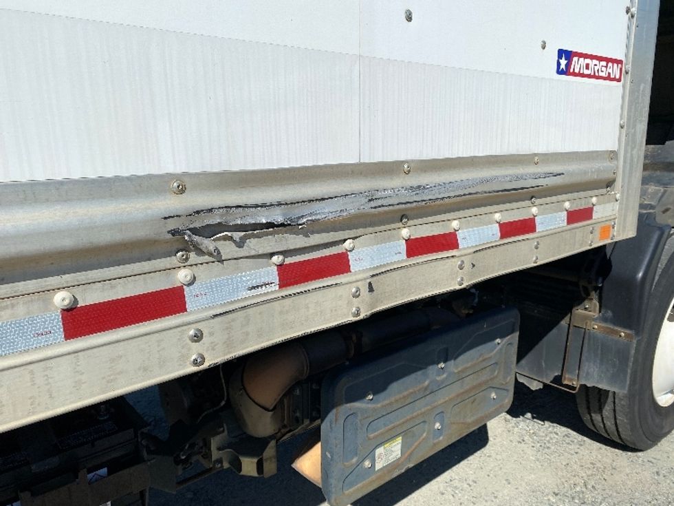 Medium Duty Box Truck-Light and Medium Duty Trucks-Isuzu-2018-FTR-Concord-NC-193,001\n\t\tmiles-$ 36,250 - Image 27