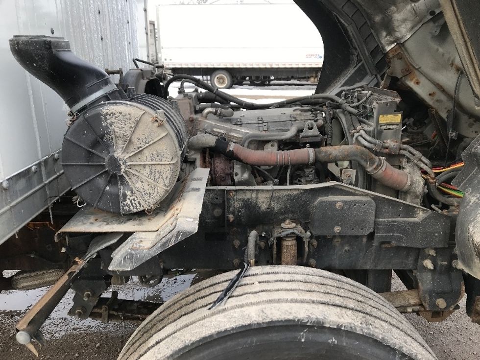 Medium Duty Box Truck-Light and Medium Duty Trucks-Isuzu-2018-FTR-Essex Junction-VT-146,868\n\t\tmiles-$ 41,500 - Image 22