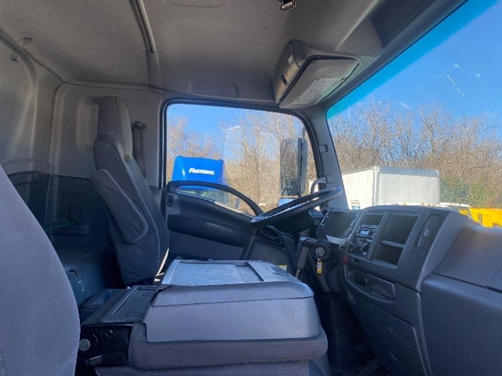 Medium Duty Box Truck-Light and Medium Duty Trucks-Isuzu-2018-FTR-Garner-NC-155,032\n\t\tmiles-$ 49,500 - Image 22