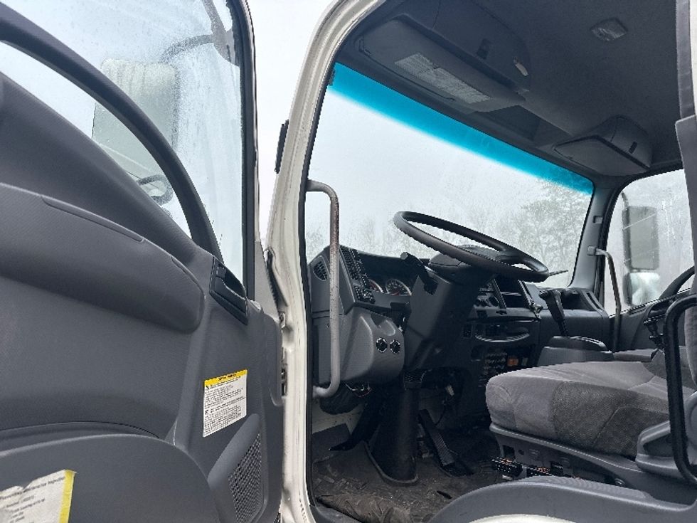 Medium Duty Box Truck-Light and Medium Duty Trucks-Isuzu-2018-FTR-Ladson-SC-130,623\n\t\tmiles-$ 52,500 - Image 14