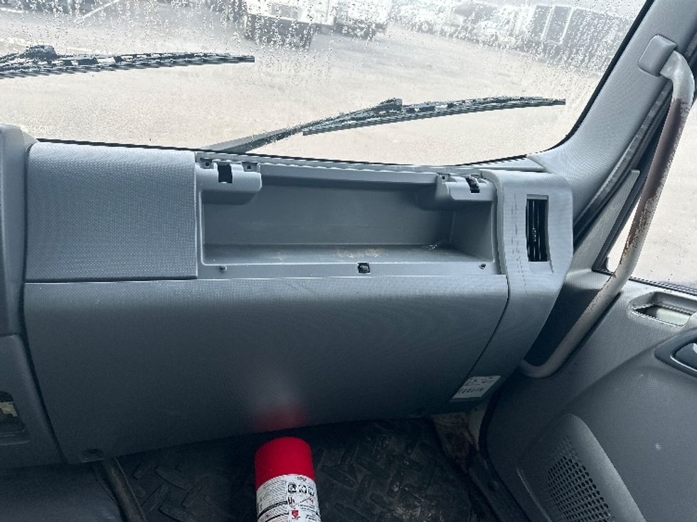 Medium Duty Box Truck-Light and Medium Duty Trucks-Isuzu-2018-FTR-Ladson-SC-130,623\n\t\tmiles-$ 52,500 - Image 19