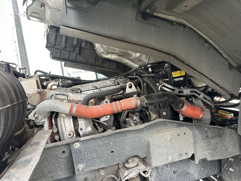 Medium Duty Box Truck-Light and Medium Duty Trucks-Isuzu-2018-FTR-Ladson-SC-130,623\n\t\tmiles-$ 52,500 - Image 21