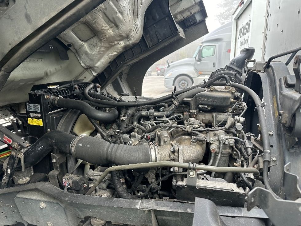 Medium Duty Box Truck-Light and Medium Duty Trucks-Isuzu-2018-FTR-Ladson-SC-130,623\n\t\tmiles-$ 52,500 - Image 22