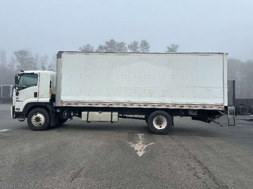 Medium Duty Box Truck-Light and Medium Duty Trucks-Isuzu-2018-FTR-Ladson-SC-130,623\n\t\tmiles-$ 52,500 - Image 4