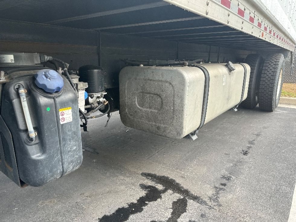 Medium Duty Box Truck-Light and Medium Duty Trucks-Isuzu-2018-FTR-Ladson-SC-130,623\n\t\tmiles-$ 52,500 - Image 5