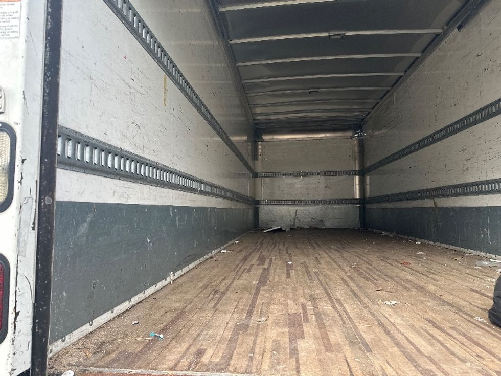 Medium Duty Box Truck-Light and Medium Duty Trucks-Isuzu-2018-FTR-Ladson-SC-130,623\n\t\tmiles-$ 52,500 - Image 8