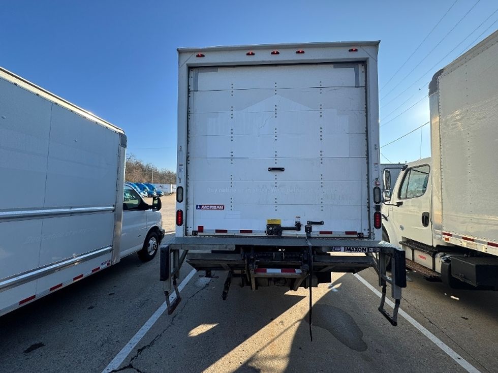 Medium Duty Box Truck-Light and Medium Duty Trucks-Isuzu-2018-FTR-Nashville-TN-190,192\n\t\tmiles-$ 39,000 - Image 7