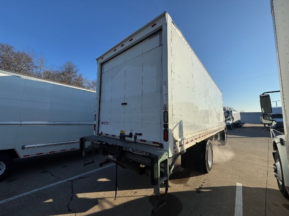 Medium Duty Box Truck-Light and Medium Duty Trucks-Isuzu-2018-FTR-Nashville-TN-190,192\n\t\tmiles-$ 39,000 - Image 9