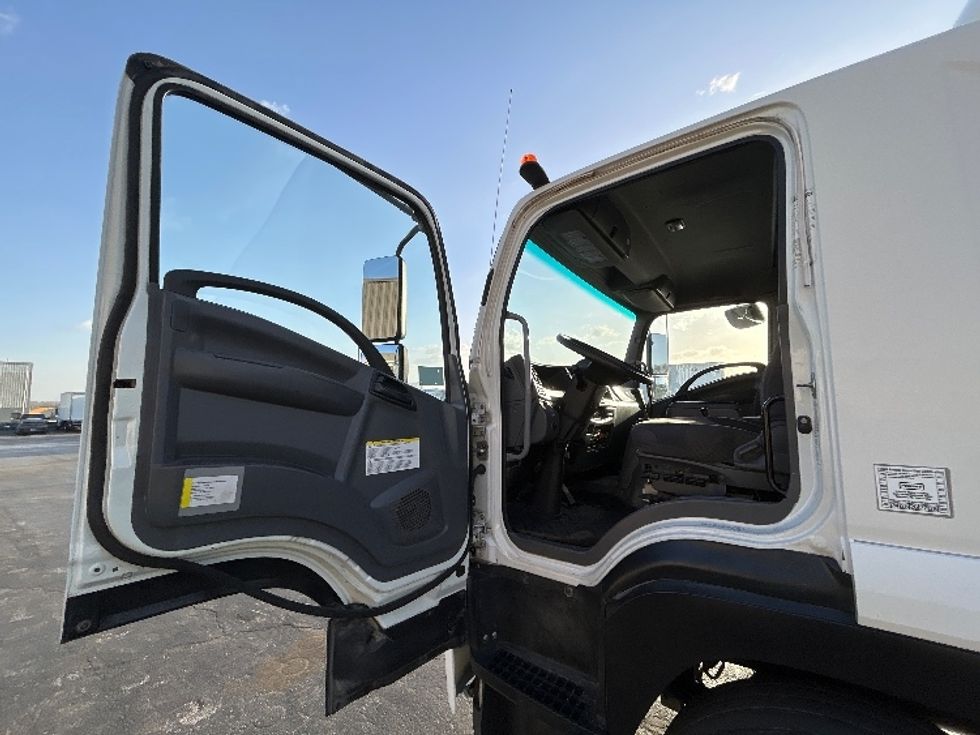 Medium Duty Box Truck-Light and Medium Duty Trucks-Isuzu-2018-FTR-Springfield-MO-152,405\n\t\tmiles-$ 40,500 - Image 16