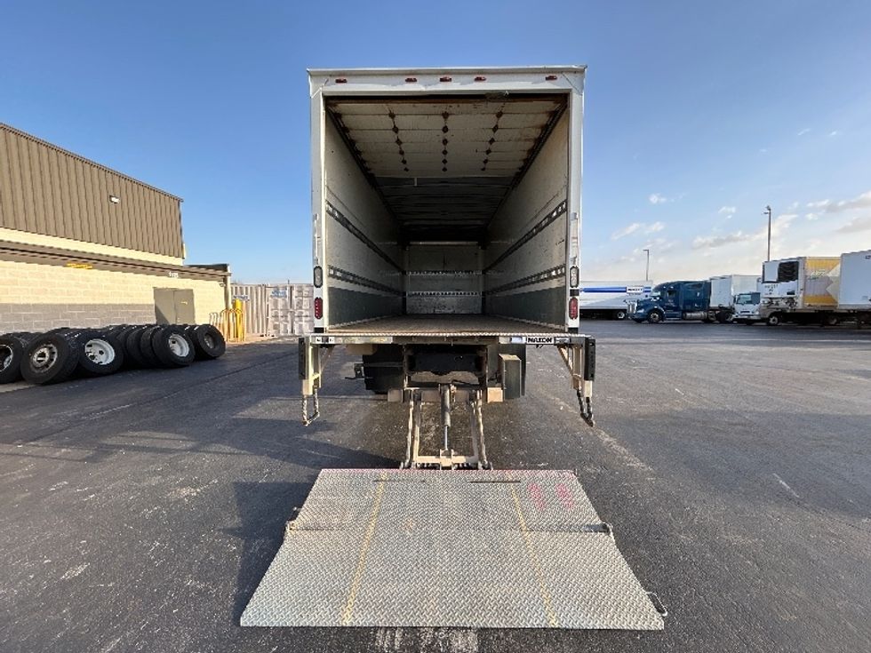 Medium Duty Box Truck-Light and Medium Duty Trucks-Isuzu-2018-FTR-Springfield-MO-152,405\n\t\tmiles-$ 40,500 - Image 9