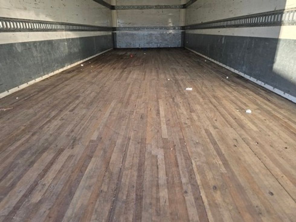 Medium Duty Box Truck-Light and Medium Duty Trucks-Isuzu-2018-FTR-Springfield-MO-156,126\n\t\tmiles-$ 42,000 - Image 8