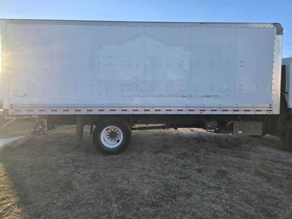 Medium Duty Box Truck-Light and Medium Duty Trucks-Isuzu-2018-FTR-Springfield-MO-156,126\n\t\tmiles-$ 42,000 - Image 9