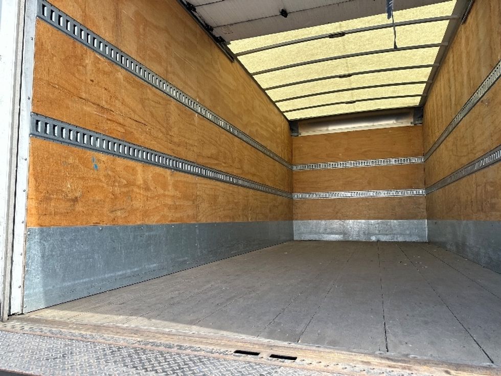 Medium Duty Box Truck-Light and Medium Duty Trucks-Isuzu-2018-FTR-West Sacramento-CA-114,151\n\t\tmiles-$ 46,250 - Image 11