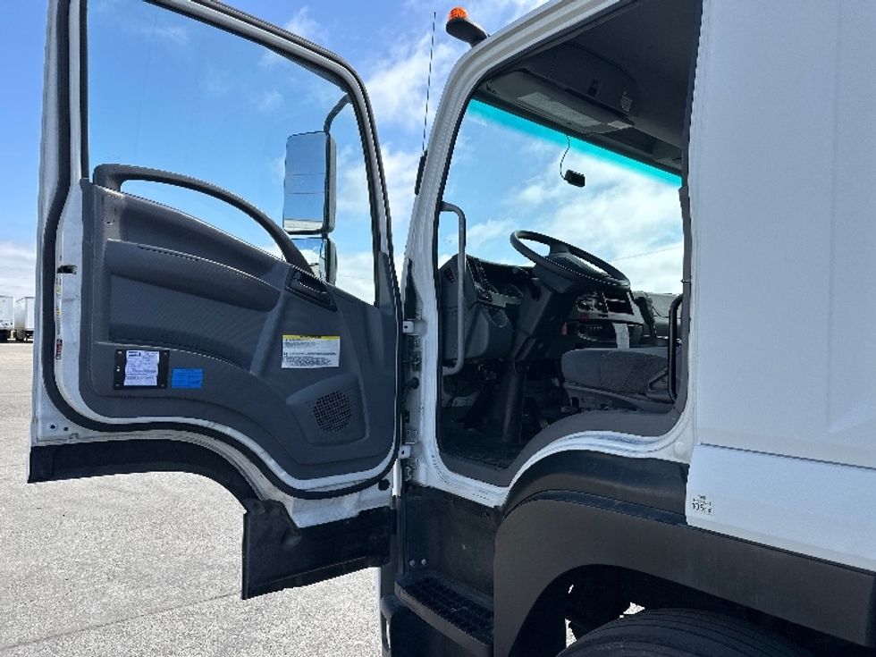 Medium Duty Box Truck-Light and Medium Duty Trucks-Isuzu-2018-FTR-West Sacramento-CA-114,151\n\t\tmiles-$ 46,250 - Image 16