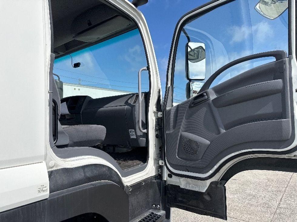 Medium Duty Box Truck-Light and Medium Duty Trucks-Isuzu-2018-FTR-West Sacramento-CA-114,151\n\t\tmiles-$ 46,250 - Image 20