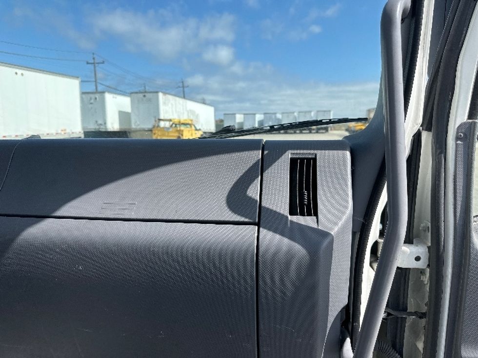 Medium Duty Box Truck-Light and Medium Duty Trucks-Isuzu-2018-FTR-West Sacramento-CA-114,151\n\t\tmiles-$ 46,250 - Image 21