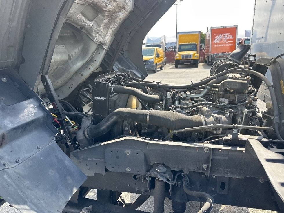 Medium Duty Box Truck-Light and Medium Duty Trucks-Isuzu-2018-FTR-West Sacramento-CA-114,151\n\t\tmiles-$ 46,250 - Image 23