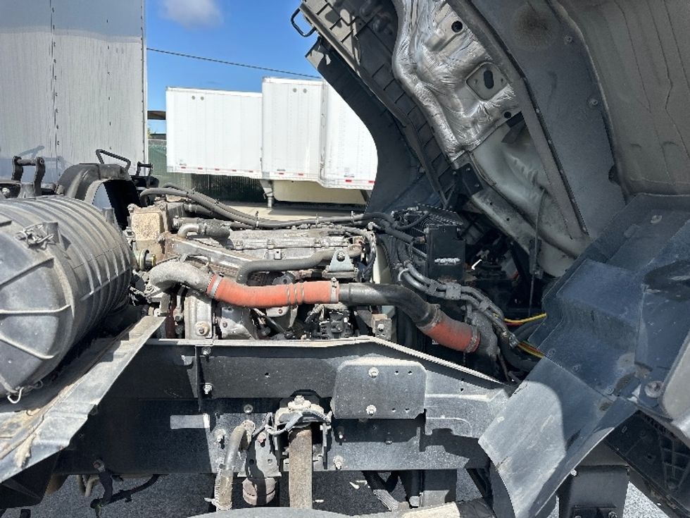 Medium Duty Box Truck-Light and Medium Duty Trucks-Isuzu-2018-FTR-West Sacramento-CA-114,151\n\t\tmiles-$ 46,250 - Image 24