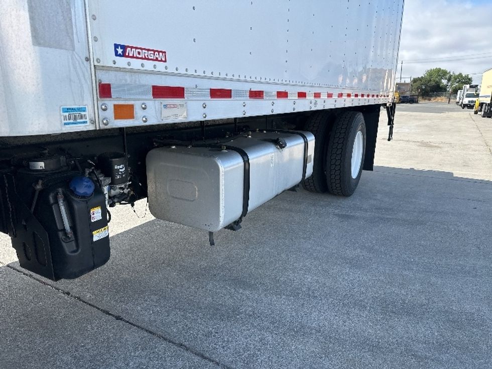 Medium Duty Box Truck-Light and Medium Duty Trucks-Isuzu-2018-FTR-West Sacramento-CA-114,151\n\t\tmiles-$ 46,250 - Image 5