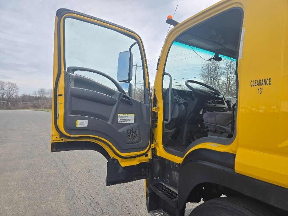 Medium Duty Box Truck-Light and Medium Duty Trucks-Isuzu-2018-FTR-White Deer-PA-110,726\n\t\tmiles-$ 43,750 - Image 16