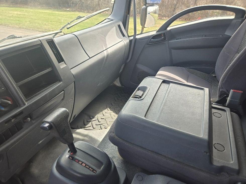 Medium Duty Box Truck-Light and Medium Duty Trucks-Isuzu-2018-FTR-White Deer-PA-110,726\n\t\tmiles-$ 43,750 - Image 19