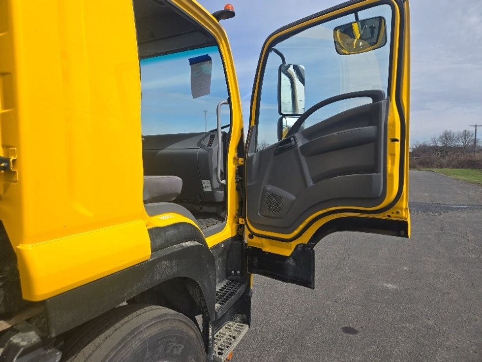 Medium Duty Box Truck-Light and Medium Duty Trucks-Isuzu-2018-FTR-White Deer-PA-110,726\n\t\tmiles-$ 43,750 - Image 20