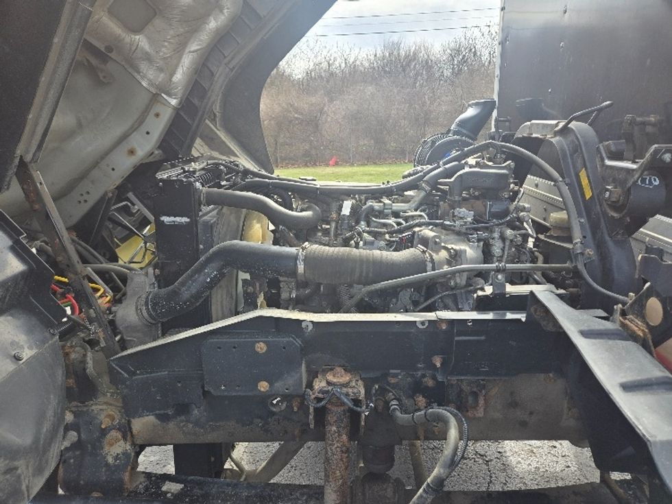 Medium Duty Box Truck-Light and Medium Duty Trucks-Isuzu-2018-FTR-White Deer-PA-110,726\n\t\tmiles-$ 43,750 - Image 24