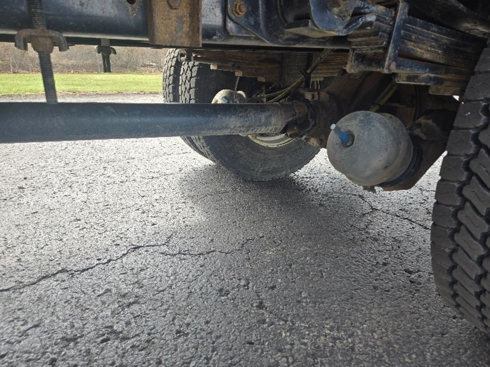 Medium Duty Box Truck-Light and Medium Duty Trucks-Isuzu-2018-FTR-White Deer-PA-110,726\n\t\tmiles-$ 43,750 - Image 5