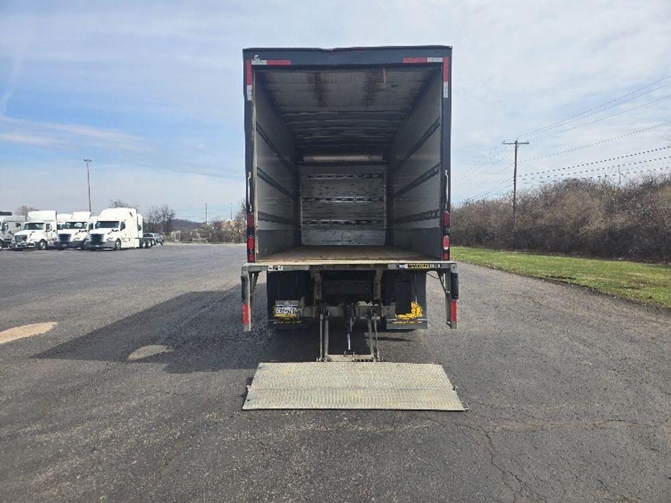 Medium Duty Box Truck-Light and Medium Duty Trucks-Isuzu-2018-FTR-White Deer-PA-110,726\n\t\tmiles-$ 43,750 - Image 9